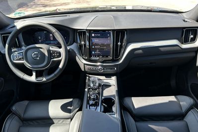 Volvo XC60 B5 B AWD Plus Black Edition aut