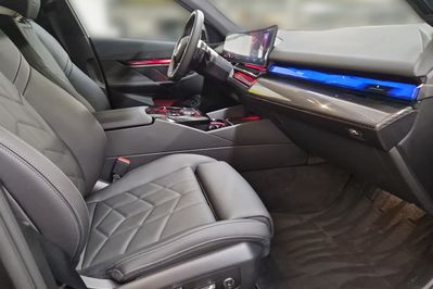 BMW Seria 5 520i mHEV aut