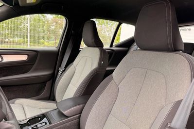 Volvo XC40 B3 Plus Dark