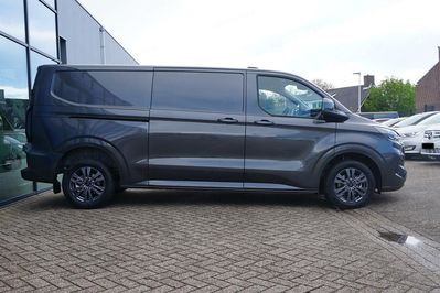 Ford Transit Custom 320 L2H1 Limited