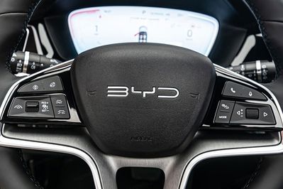 BYD Seal U DM-i  Design AWD