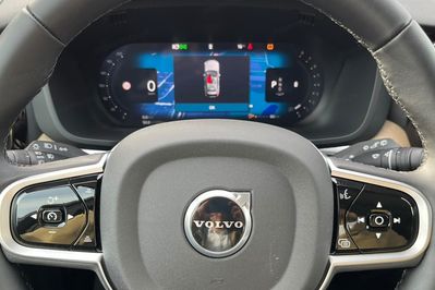 Volvo XC60 B5 B AWD Plus Dark