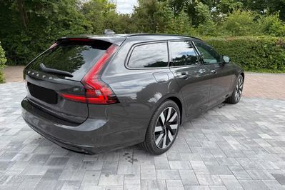 Volvo V90 T6 AWD Plug-In Hybrid Plus Dark