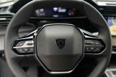 Peugeot 308 Allure 1.2 mHEV e-DCS6