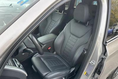 BMW iX3 80kWh Impressive