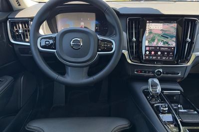 Volvo V90 T8 AWD Plug-In Hybrid Plus Dark