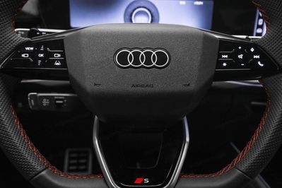 Audi Q3 e-Hybrid S line