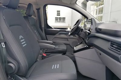 Ford Tourneo Custom 320 L2H1 Active A8 AWD