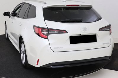 Suzuki Swace Elegance 1.8 Hybrid CVT