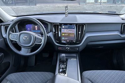 Volvo XC60 B5 B AWD Momentum Pro aut
