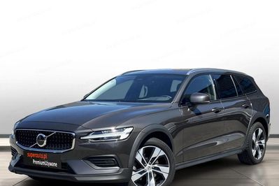 Volvo V60 CC Plus B4 D AWD aut