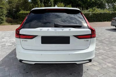 Volvo V90 T6 AWD Plug-In Hybrid Plus Dark