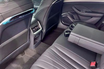 Hongqi H5 Deluxe 2.0T DSG