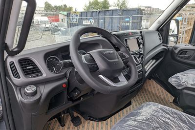 Iveco Daily 70C18 Hi-Matic Zabudowa 15EP + Winda