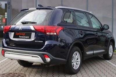 Mitsubishi Outlander Invite + 2WD