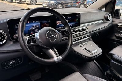 Mercedes V Klasa 300 d Extralang 4MATIC 9G-Tronic Avantgarde