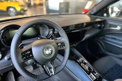 Alfa Romeo Junior 1.2 Ibrida