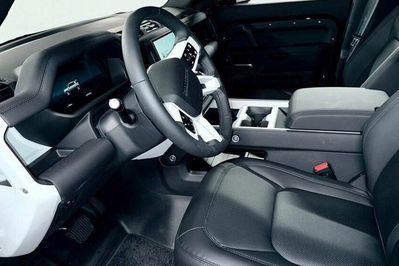 Land Rover Defender 110 D250 X-Dynamic SE