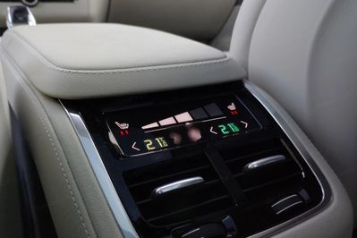 Volvo XC90 T8 AWD Plug-In Hybrid Ultra Bright 7os