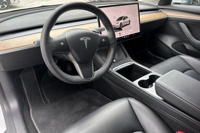 Tesla Model 3 RWD