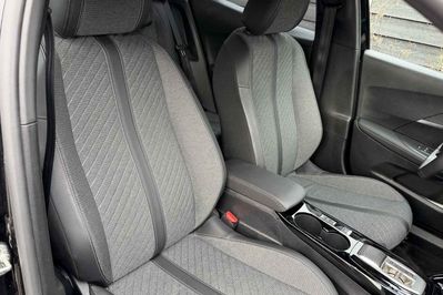 Peugeot 2008 Allure e-DCS 1.2 mHEV