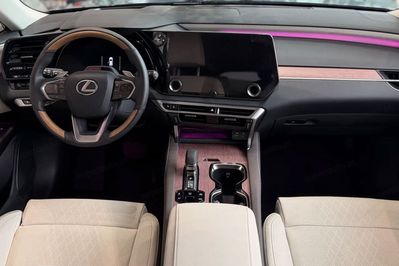 Lexus RX 350h Omotenashi