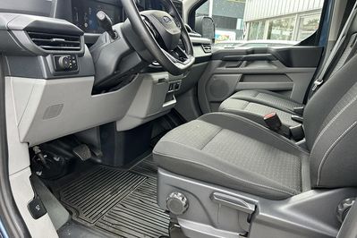 Ford Transit Custom 320 L2H1 Trend A8
