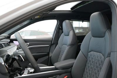Audi Q8 SQ8 TFSI quattro Tiptronic