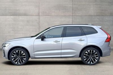 Volvo XC60 B5 B AWD Ultra Dark