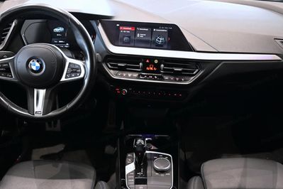 BMW Seria 1 118i M Sport aut