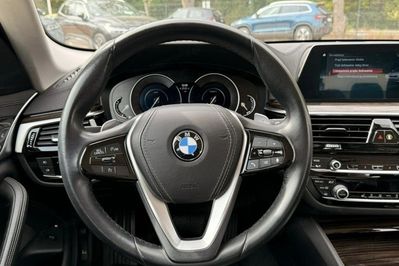 BMW Seria 5 530e iPerformance xDrive Luxury Line sport