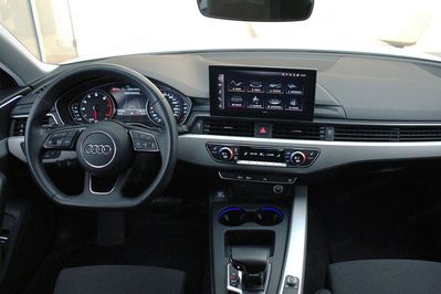 Audi A4 35 TFSI mHEV S tronic