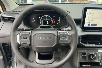 Toyota HiLux mHEV Double Cab Active 4x4 aut