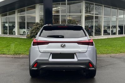 Lexus UX 300h F Sport Design Hybrid Dynamic Force
