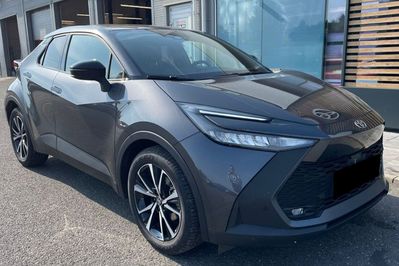 Toyota C-HR Style 2.0 Hybrid Dynamic Force Plug-in