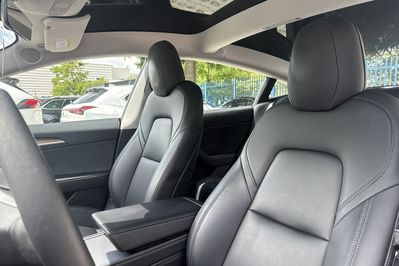 Tesla Model 3 RWD