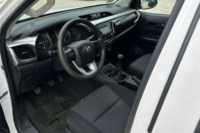 Toyota HiLux Double Cab DLX 4x4