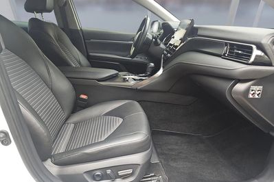 Toyota Camry Hybrid Prestige CVT