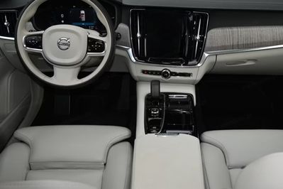 Volvo V90 T6 AWD Plug-In Hybrid Plus Bright