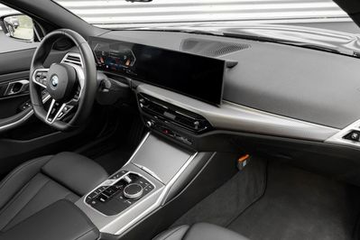 BMW Seria 3 330e M Sport