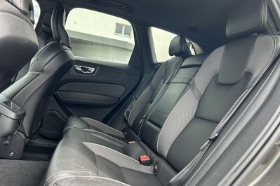 Volvo XC60 B4 D AWD R-Design