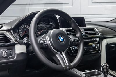 BMW Seria 4 M4 Competition