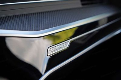 Audi A6 RS6 TFSI quattro Performance Avant