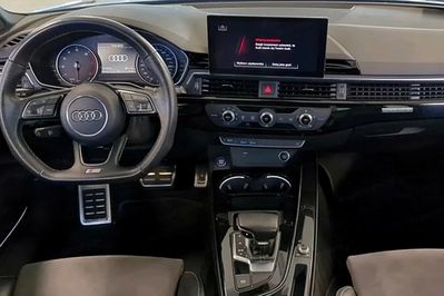 Audi A4 45 TFSI quattro S Line