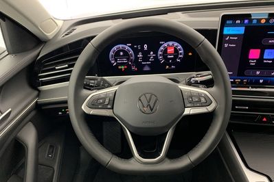 Volkswagen Passat Elegance 1.5 eTSI DSG6