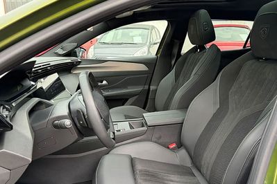 Peugeot 408 GT Exclusive S&S e-DCS6 1.2 PureTech mHEV