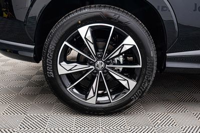 MG HS 1.5T HEV+ Exclusive aut