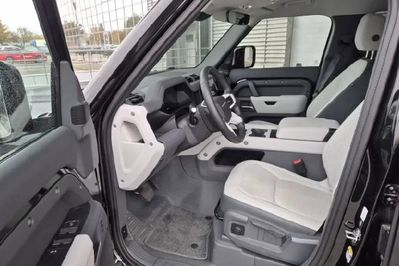 Land Rover Defender 110 D250 S