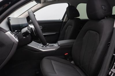 BMW Seria 3 330i xDrive