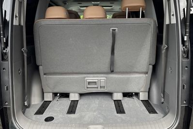 Hyundai Staria 1.6 T-GDI HEV Luxury aut